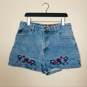 RARE VINTAGE | 90s No Excuses Embroidered Shorts
